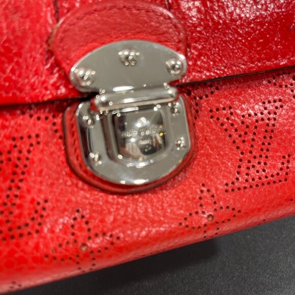 Louis Vuitton Red Monogram Mahina Leather Amelia Wallet (139616) - Picture 3 of 10